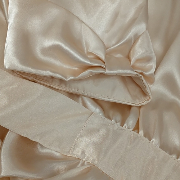 Satin Glamour Robe Blush Buttercream Hollywood Feminine Fem sz L/XL by Flora - Picture 12 of 12